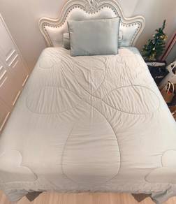 *5 in 1 Ice Silk Bedsheet*