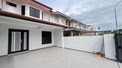 FACING FIELD FREE SNP LEGAL FEE NEWLY RENOVATED - Taman Puchong Utama