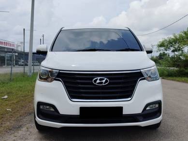 Hyundai GRAND STAREX 2.5 ROYALE PREMIUM (A)