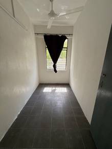 Sinsuran Bilik Sewa Tingkat 1 For Rent