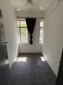 Sinsuran Bilik Sewa Tingkat 1 For Rent