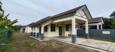 RUMAH MURAH SEMI-D, Sri Bayu Bagan Lalang, Sepang (Rumah depan padang)