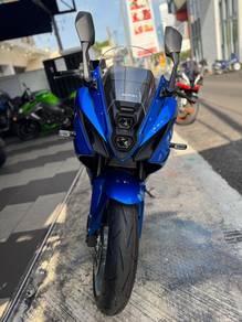 SUZUKI Gsx-8R