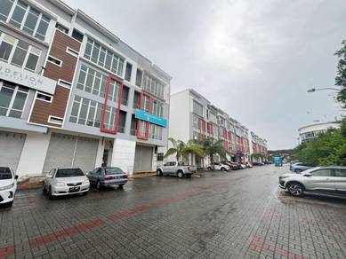 4 Storey/ Shoplot/ with lift/ For RENT & SALE/2 Adjoining Units/ jb