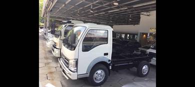 JBC JV  NISSAN BDM 5ton original 7500KG 6 TYRES