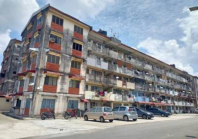 Anika Flat SALE@RM 85k (BELOW  Bank Value RM100k)   3 rooms 820 sqft