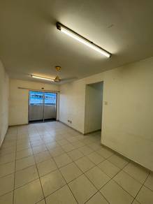 Mandarina Court