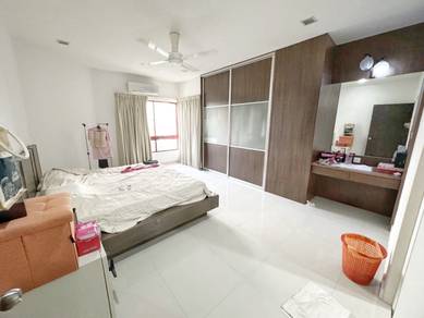 Renovated Summer Villa for sale near sjmc, ss12 Subang Jaya. Lake View