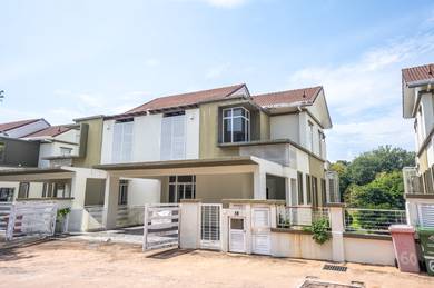 Lake View 2.5 Storey Semi-d Desiran Bayu, Presint 16