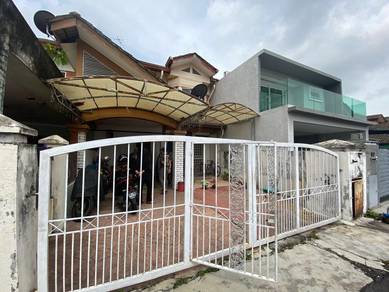 Double Storey Jalan Suadamai Bandar Tun Hussein Onn Cheras Selangor.