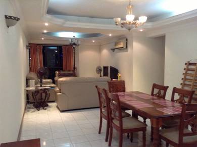 Middle Female single room Bistari wtc lrt mrt bus KLCC TRX GHKL Intern