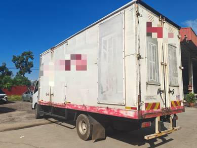 Local Hino Wu710 Isuzu NPR Hicom Fuso Ud Nissan Yu