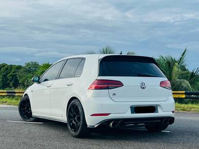 Volkswagen GOLF 1.4 TSI R-LINE / 3 Warranty
