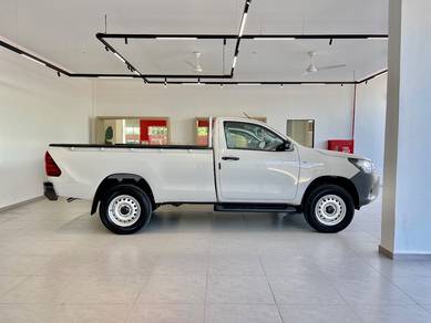 Full Loan Toyota HILUX 2.4 Single Cab