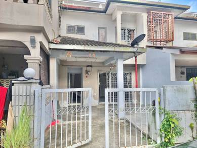 2 Storey Terrace Desa Serdang Seri Kembangan for SALE - Near UPM