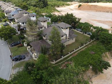 HUGE LAND CORNER LOT 2 Storey Bungalow Nilai Impian BELOW MARKET
