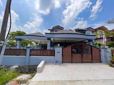 RENOVATED CORNER UNIT Double Storey Terrace Jalan Telipot, Rawang.