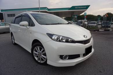 Toyota WISH 1.8 X (A) PUSH START KEYLESS