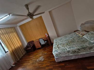 Village Grove Condominium