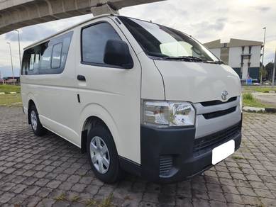 Toyota HIACE 2.5 (M) Window Van 14Seat