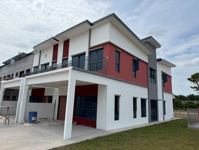 100m ke Quayside Mall Bandar Rimbayu  (20X97 |5 bilik | 2400 buildup)
