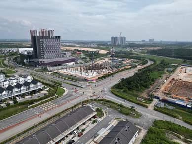 100m ke Quayside Mall Bandar Rimbayu  (20X97 |5 bilik | 2400 buildup)