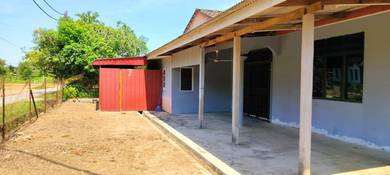 Rumah Teres 1 Tingkat di Kg. Teluk Menara, Manir, Kuala Terengganu.