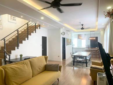 End Lot & Fully Renovated! 2 Storey Taman Bangi Avenue.