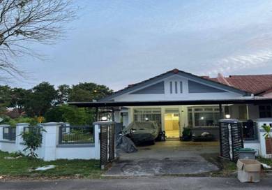Partially Furnished Single Storey Corner Lot @ Bandar Uda Utama