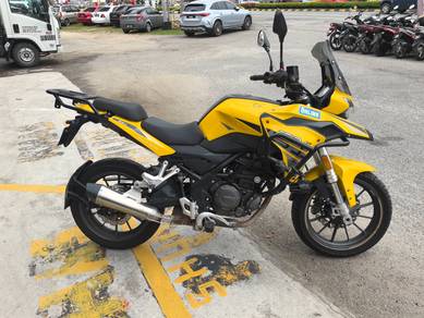 Benelli trk251 se le