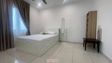 [FREEHOLD] 8 Residences Superlink Ujong Pasir 6 Room Fully Furnished