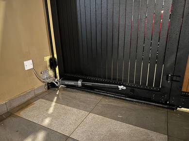 Trackless Auto Gate system