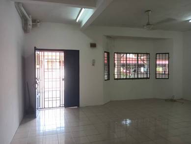 Double Storey Terrace, Taman Pulai Impian, Sikamat, Seremban