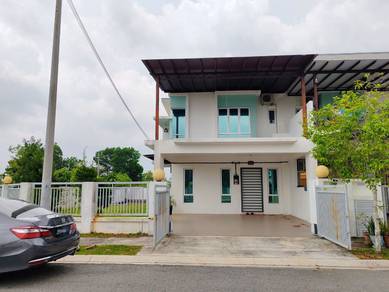 CORNER LOt HOUSE + SWIMMING POOL BDR SERI IMPIAN, KLUANG FOR SALE