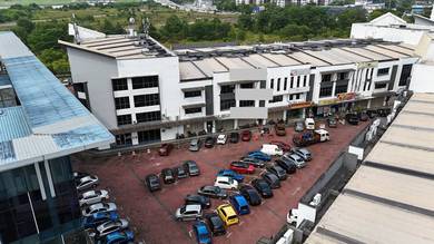 3 STOREY SHOPLOT DANGA BAY WALK StREET MALL FOR SALE