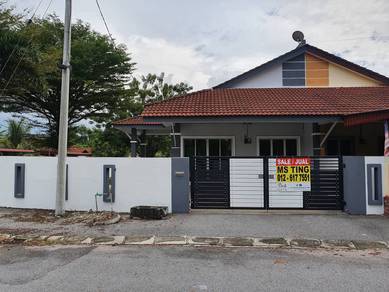 TAMAN CHEMOR MAKMUR UNTUK DISEWA - Semi-D Corner Lot House