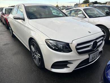 Mercedes Benz E300 2.0 AMG LINE (A)