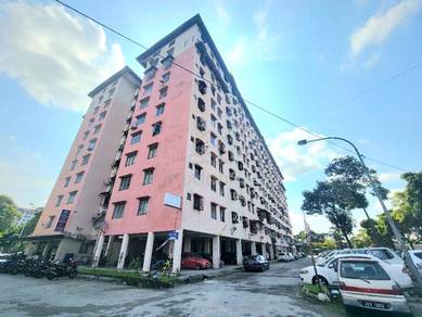 Flat Puchong Permai 💕3R1B1CP Partially/F Corner RENO unit in Puchong