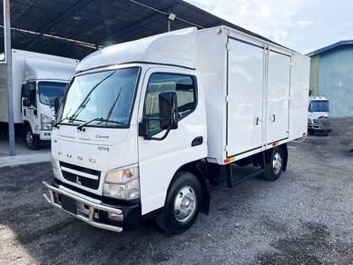 Mitsubishi Fuso FE71PB UBS 2017 13ft Box Kotak Van