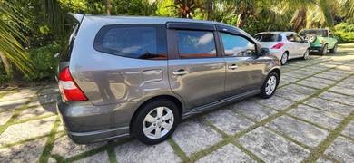 Nissan GRAND LIVINA 1.8 PREMIUM/LUXURY (A)