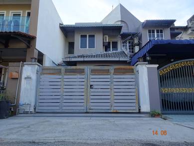 [NICE HOUSE] RENOVATED DOUBLE STOREY TAMAN PUCHONG INTAN, Puchong