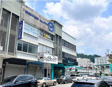 3 storey shop lot at Damai Niaga Cheras Alam Damai Kuala Lumpur
