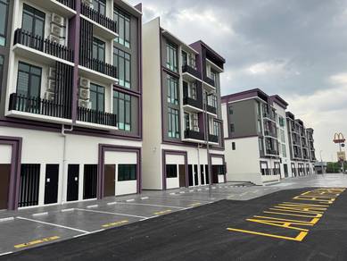 Edusphere Shoplot Cyberjaya Facing main road