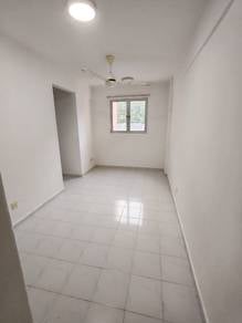 [BELOW MARKET! MARK UP!] 3 bedrooms, Pinang Emas Flat, Batu Ferringhi