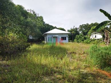 A piece of land with a small bungalow house, Jalan Kukusan, Tawau