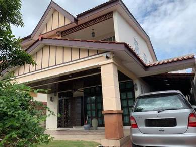 Elegant 2-Storey Bungalow for Sale – Prime Location Near USM!
