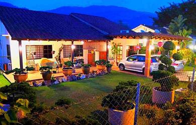 **🌿 Charming 1-Storey Bungalow Near Taiping Lake – Spacious Garden &