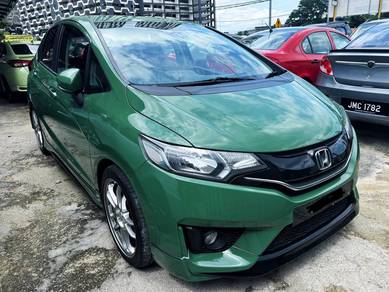 Honda JAZZ 1.5 V (A)