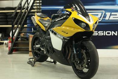 Yamaha r1 mudah hotsell