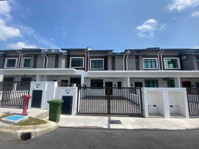 Depan Hospital UiTM, 2 Storey 20x70 Iris Hillpark Puncak Alam